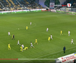 Două faze controversate în Petrolul - Sepsi, ambele judecate în aceeași direcție » Henț evident în careu, arbitrul nu a revăzut intervenția