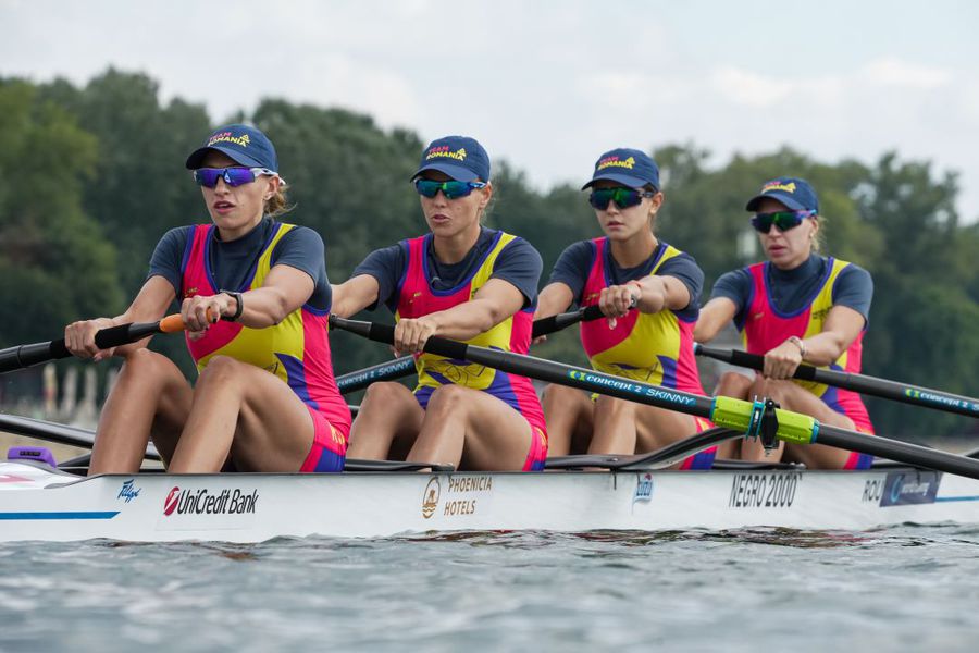 Amalia Bereș, Magdalena Rusu, Maria Tivodariu și Magdalena Bereș în plin efort Foto Balint Czucz Photograhy Rezultate foarte bune și în ziua a doua a seriilor de la Mondiale » Cinci bărci cu bilet direct pentru semifinale