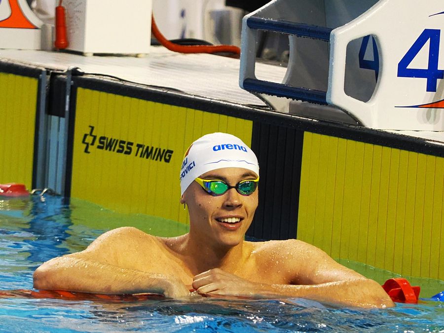 Cel mai vechi record al înotului a căzut » Acum borna care rezistă de cel mai mult timp este în proba pe care o domină David Popovici