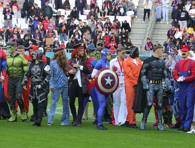Imagini fabuloase » Jucătorii campioanei FCSB s-au deghizat pentru petrecerea de titlu