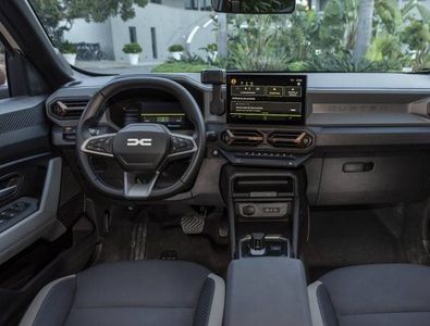 Noua mașină Dacia a fost „prezentată”: imaginile au scăpat pe net » Va fi ...