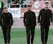 Fotbaliștii lui U Cluj, la „patru ace” la inspecția gazonului /  Sursă foto: Facebook@ Universitatea Cluj