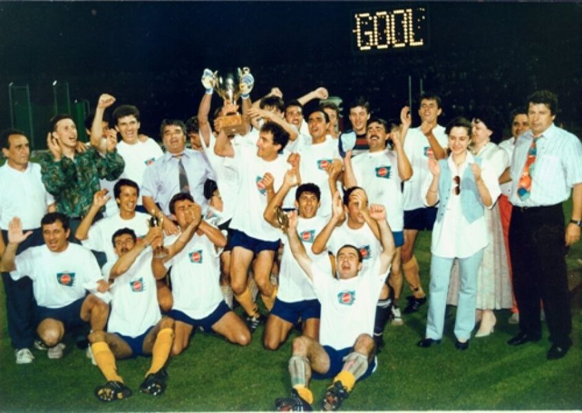 Bucuria celor de la Petrolul după succesul din finala Cupei României 1995