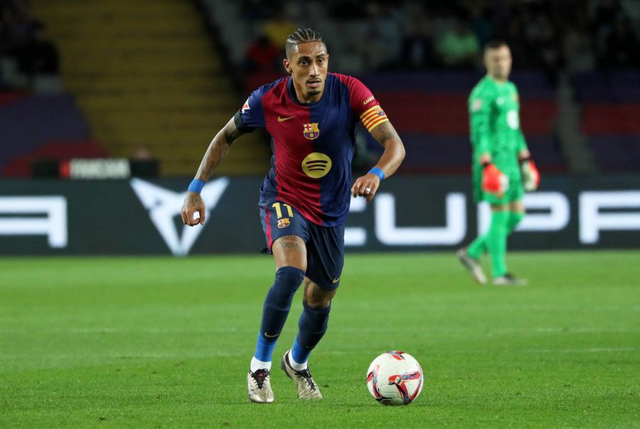 Din suma de 58 de milioane datorată celor de la Leeds pentru Raphinha, Barcelona nu a plătit aproape niciun euro / Foto: Imago Deposedată de 200 de milioane! Barcelona și-a vândut viitorul ca să scape de datorii, dar UEFA i-a dat interzis