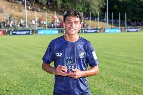 Cu ce se ocupă în viața de zi cu zi jucătorul de la Auckland City care a primit tricoul lui Di Maria / foto: Facebook