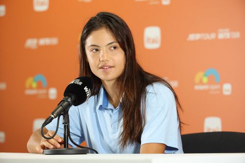 Emma Raducanu la conferinta de presă FOTO IMago Images
